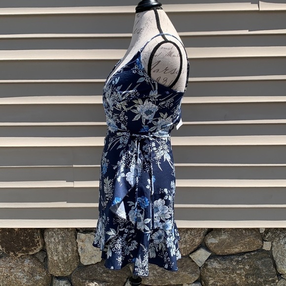 Speechless Juniors Navy/Royal Floral Faux Wrap Dress - Picture 7 of 16